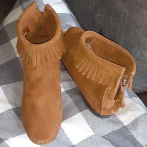 Brown Minnetonka Booties With Fringe